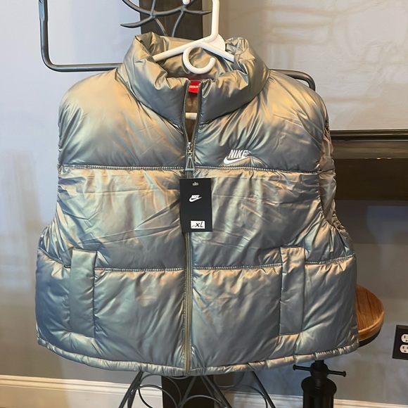 Nike Jackets & Blazers - Nike Lightweight Puffer Vest XL